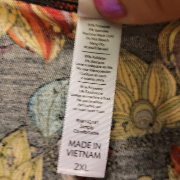Lularoe classic Tee style Nwot - Picture 7 of 9